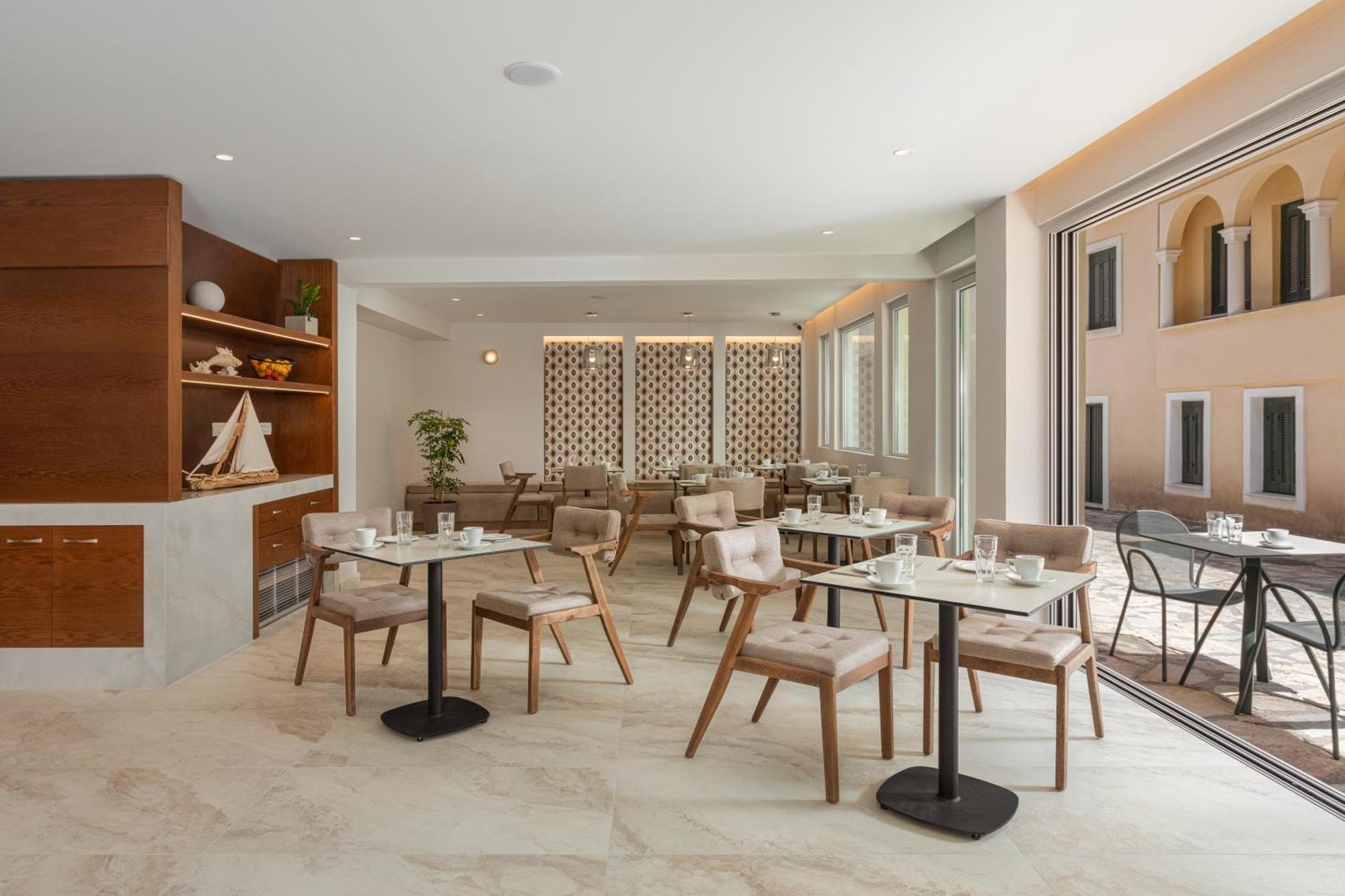 Preveza City Comfort Hotel エクステリア 写真